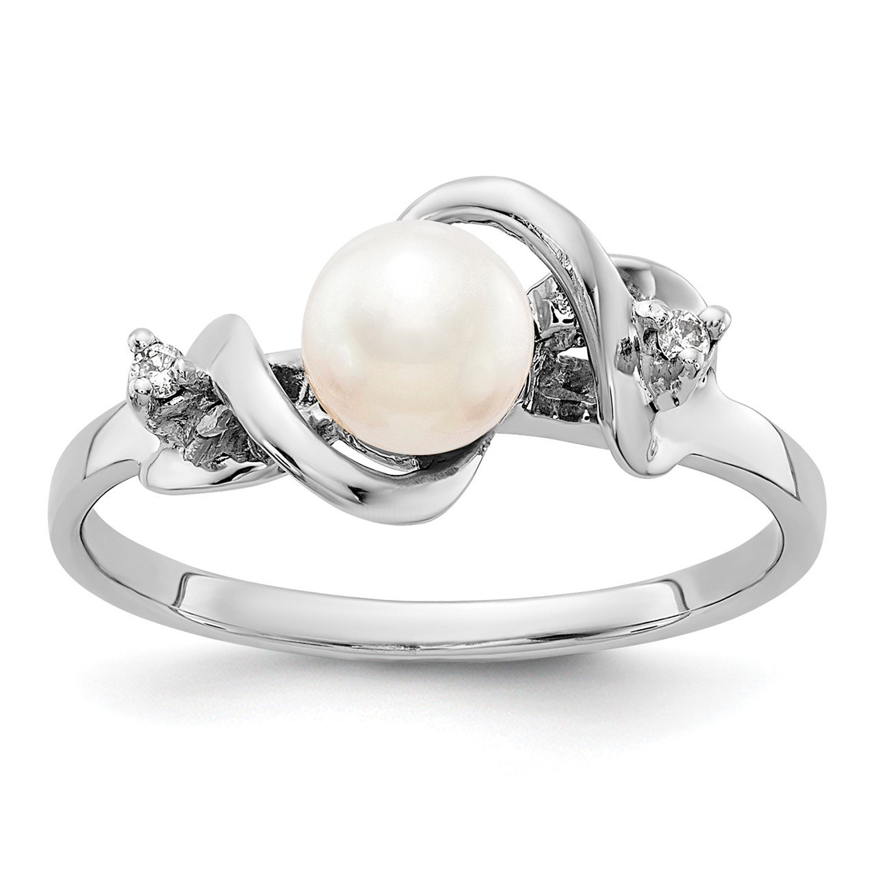 14k White Gold 5.5mm FW Cultured Pearl AA Diamond ring